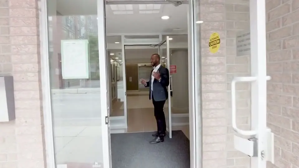 Adel video preview